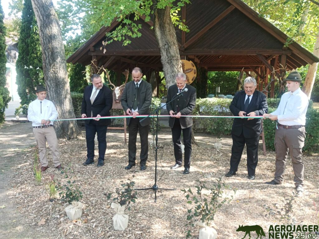 Eszközátadás az Alföldi ASZC Kiss Ferenc Erdészeti Technikumban